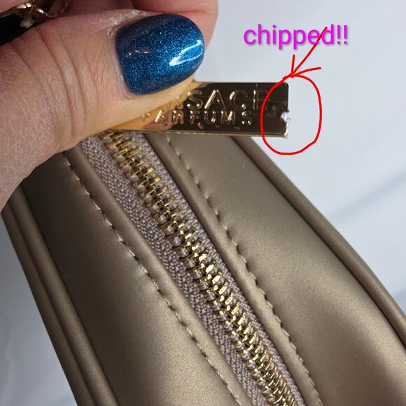 Versace Fragrance Gold Clutch Shoulder Crossbody Sm bag. Purse. Flaw! Used Once - Picture 4 of 16